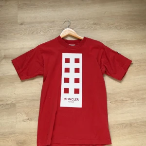 Moncler x Palm angels t-shirt  - Bra skick! 