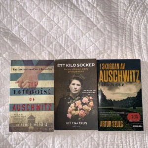 3 böcker om förintelsen - 🤍The tattooist och Auschwitz - Heather Morris 🤍Ett kilo socker - Helena Trus 🤍I skuggan av Auschwitz - Artur Szulc  Se bilder för handlingsbeskrivning.   3 böcker i bra skick. Säljs tillsammans. 