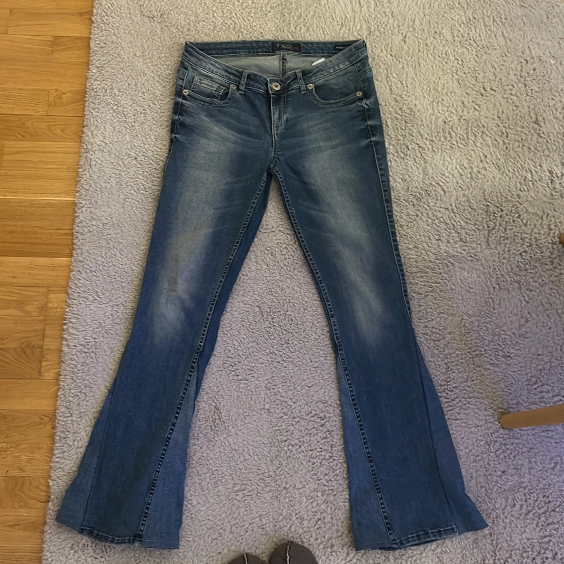 Low waist boot cut Guess jeans
