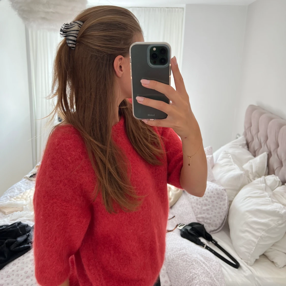 Röd stickad tröja.  - 90