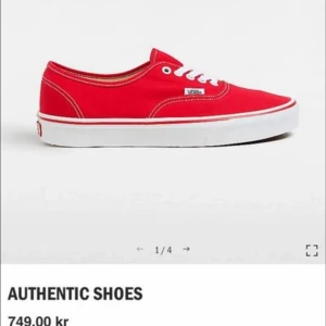 Oanvända Vans  - Helt nya unisex vans i strl 40.5 som söker ny ägare! Dessa var en födelsedagspresent som inte kom till användning. Skriv för fler bilder eller frågor