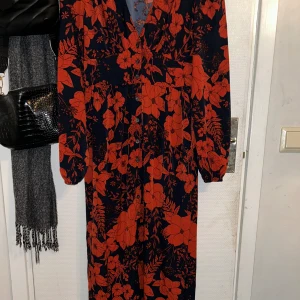 Summer dress - #Summer #Dress #red dress #Flowers