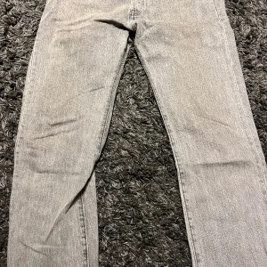 Levis 501 - Skick: 8/10
