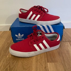 Adidas Seeley - Bra skick med originalbox.
