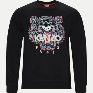 Kenzo Swetshirt  - Tja! Säljer nu min kenzo swetshirt! Bra skick användt den sparsamt.  Nypris: 2000 kr Storlek xl! Kan frakta!