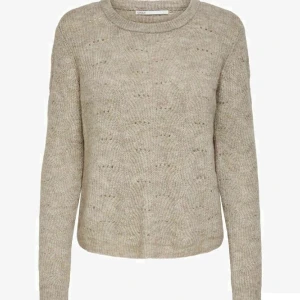 Tröja från Only - Bra skick, säljer då den är för liten för mig!💓