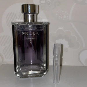 Prada L’homme - Säljer 3 ml samples av min Prada L’homme. 