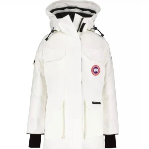 Canada goose  - Ny pris 19 329kr. Helt ny Canada Goose jacka  till ett super bra pris, passade mig tyvärr inte i storleken.