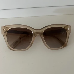 CHIMIS 07 ecru - Chimis i modell 07 och färgen ecru, har alla lådor, fodral osv kvar💖💖jättebra skick o nästan aldrig använda🤍🤍