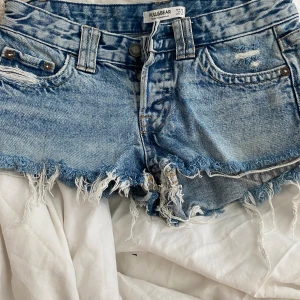 Jeans shorts - Säljer mina snyggaste shorts då dom blivit små🥹