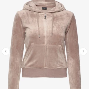 Juicy couture  - Äkta juicy kofta  Använd men är i gott skick. Pris kan sänkas vid snabb köp. 