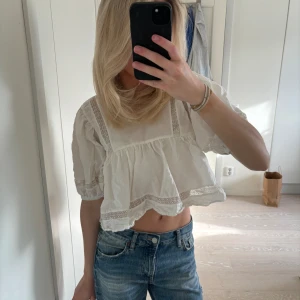 Blus  - Superfin blus med brodderier❤️ köpt secondhand och står tyvärr inget märke 
