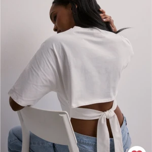 Tröja med öppen rygg - Helt ny, aldrig använd