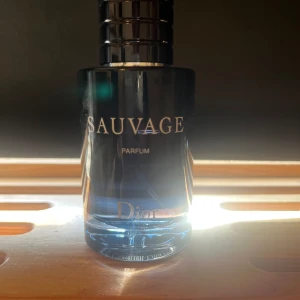 Dior Sauvage  - 60ml dior Sauvage parfum. Ca 50 ML kvar.