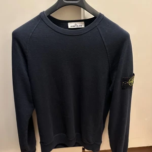 Stone island sweatshirt  - • nyskick - endast använd ett fåtal gånger • storlek S •kan skickas
