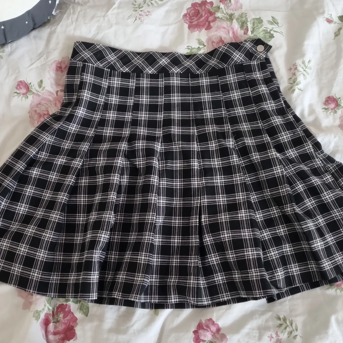 Svart rutig kjol