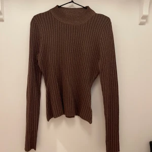 Topp - Glittrig topp från NA-KD! 