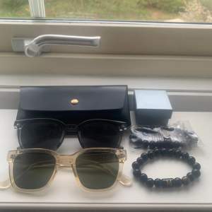 Allt på bilden fås med, 2st pärlarmband (box medföljer) och två solglasögon (låda medföljer) går att köpa allt för sig så kom ”kontakta”