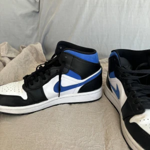 Air Jordan 1 Mid - Air Jordan 1 Mid Racer Blue Strl 43 Sparsamt använda