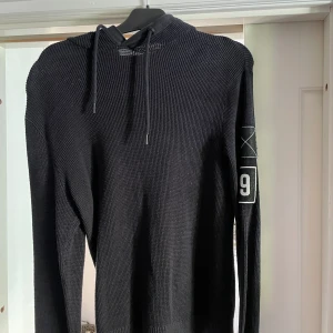 Jack & Jones hoodie - Väldigt tunn hoodie perfekt till sommaren ☀️