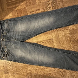 Feta true religion jeans - Budning/intressekoll. Säljer då de är för stora för mig