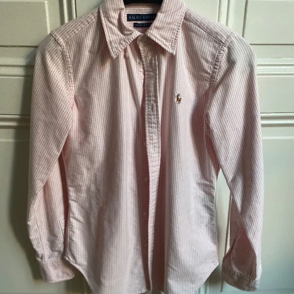 Ralph Lauren skjorta  Skick 10/10 Stl 4, 36, S. Skjortor.