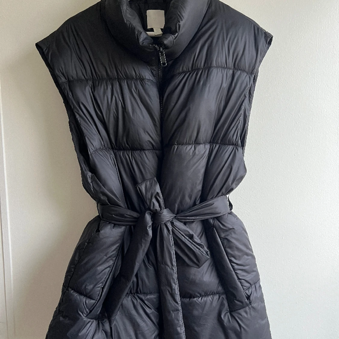 Dunväst från H&M med skärp