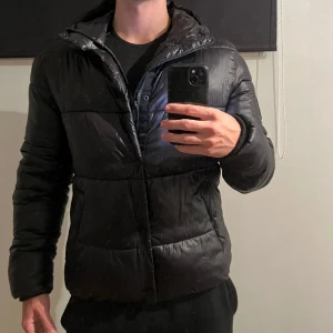 SuperDry Jacka - Nyskick, storlek L Priset är rörligt om allt sköts snabbt och smidigt.