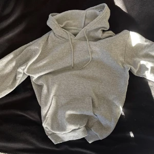 Oversized hoodie - Köpt på Vinted passar M-L
