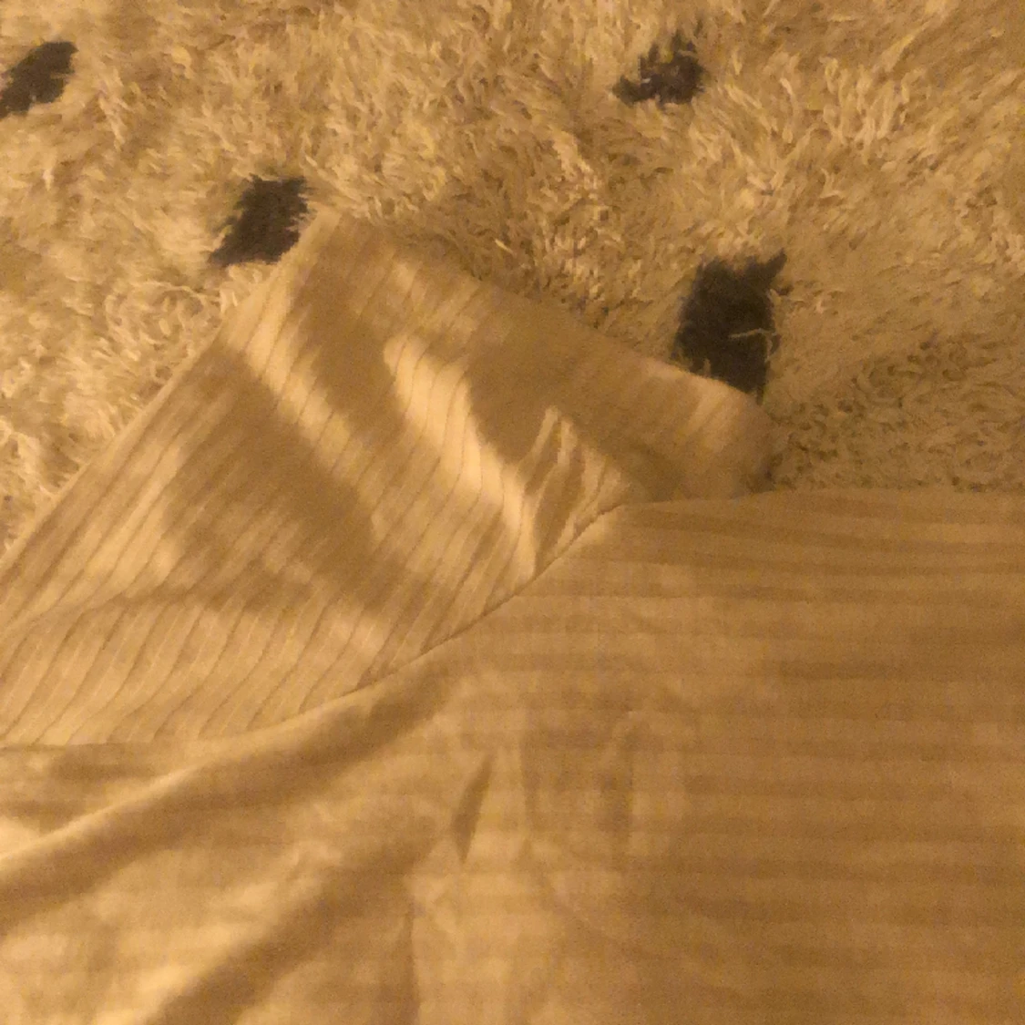 Beige T-shirt H&M randig struktur  - 90