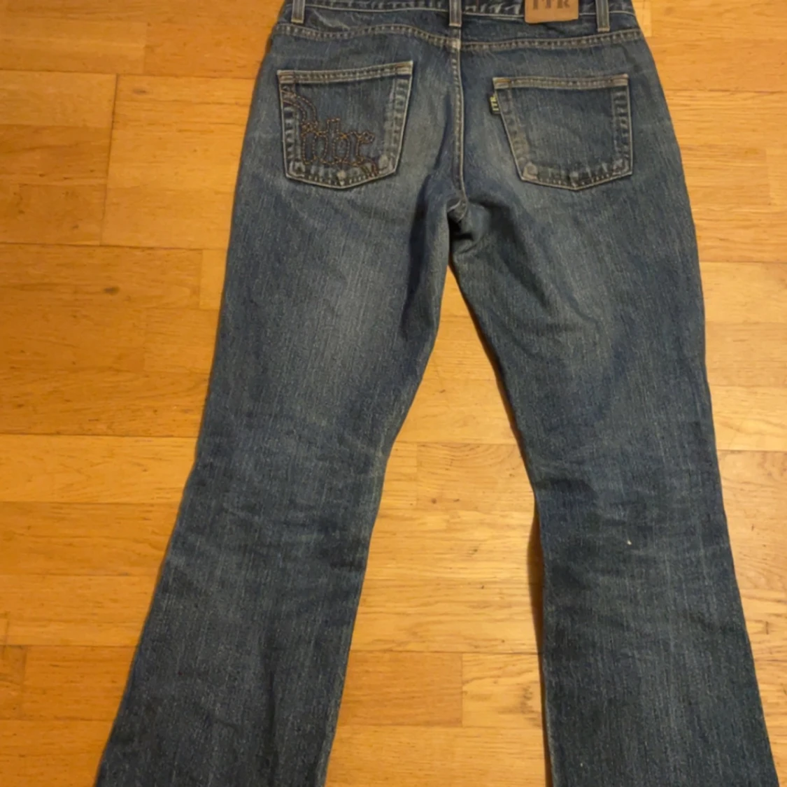 snygga vintage jeans - 90