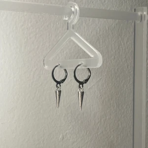 Öronhängen  - ✨