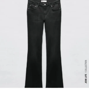 Low waist jeans  - Svarta lågmidjade jeans från Zara💗