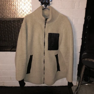 Fleecejacka  - Använt 1 gång  