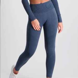 TIGHTS AIMIN - Jättesköna och snygga tights från aimin som heter ocean washed attention tights🥰❤️ köpta för 700kr säljer nu för 200kr + frakt ⭐️ Storlek S, kontakta för fler bilder!