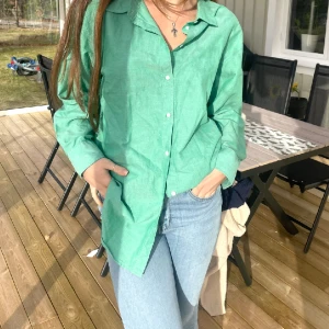 Grön skjorta, helt oanvänd 💚 - Pris kan diskuteras 💚