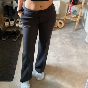 Lågmidjade kostymbyxor  - Jag är 170cm🫶🏼