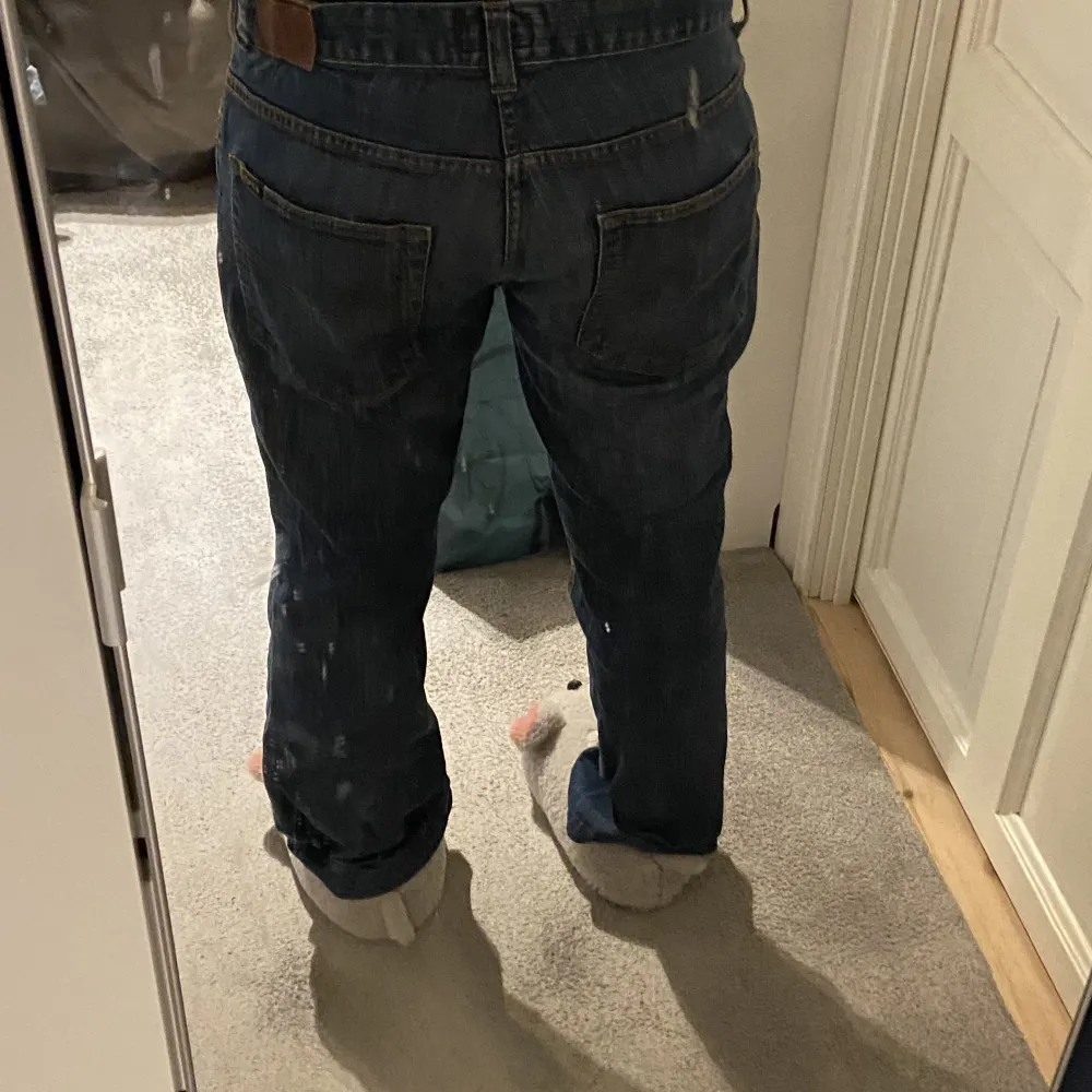 Sköna jeans som inte kommer till användning! Skriv för mått om du är intresserad, det står inte på byxorna. 😊. Jeans & Byxor.