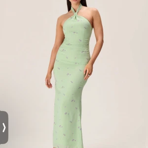 Adoore klänning  - Helt ny med prislapp kvar! Säljer då jag inte fått användning för den💗