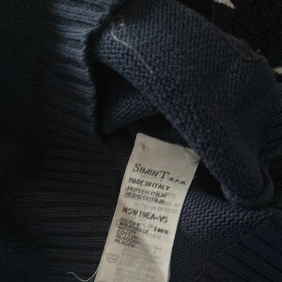 Blå v-ringad Armanitröja - 91