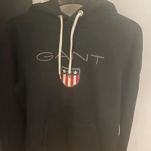 Gant hoodie i storlek M - Gant hoodie i storlek M Säljs för att den inte används längre