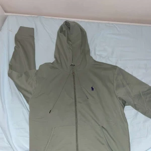 Polo Ralph zip up hoodie  - Xl färg Oliver grön