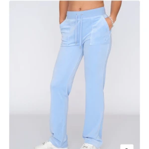 Juicy byxor - Hej! Säljer dessa jättefina juicybyxor för jag använder dem inte längre! 