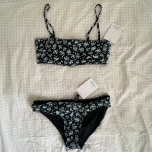 Bikini från & Other Stories - Oanvänd och superfin! Säljer pga för liten. 