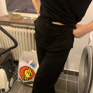 Kostymbyxor  - Storlek M/S