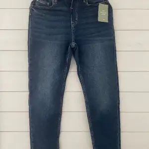 Nästa helt oanvända jeans storlek 168 relaxed  Originalt pris 279kr