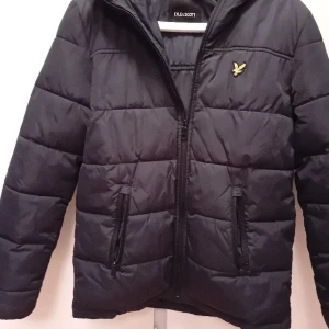 Lyle & Scott jacka - Lyle &Scott jacka,  xs Strl, en jättefin  jacka, användt sällan 