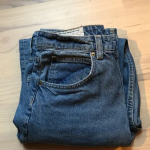 Baggy jeans🩵 - Ett par snygga och fräscha baggy jeans i storlek 38. Pris kan diskuteras vid snabb affär! 🩵