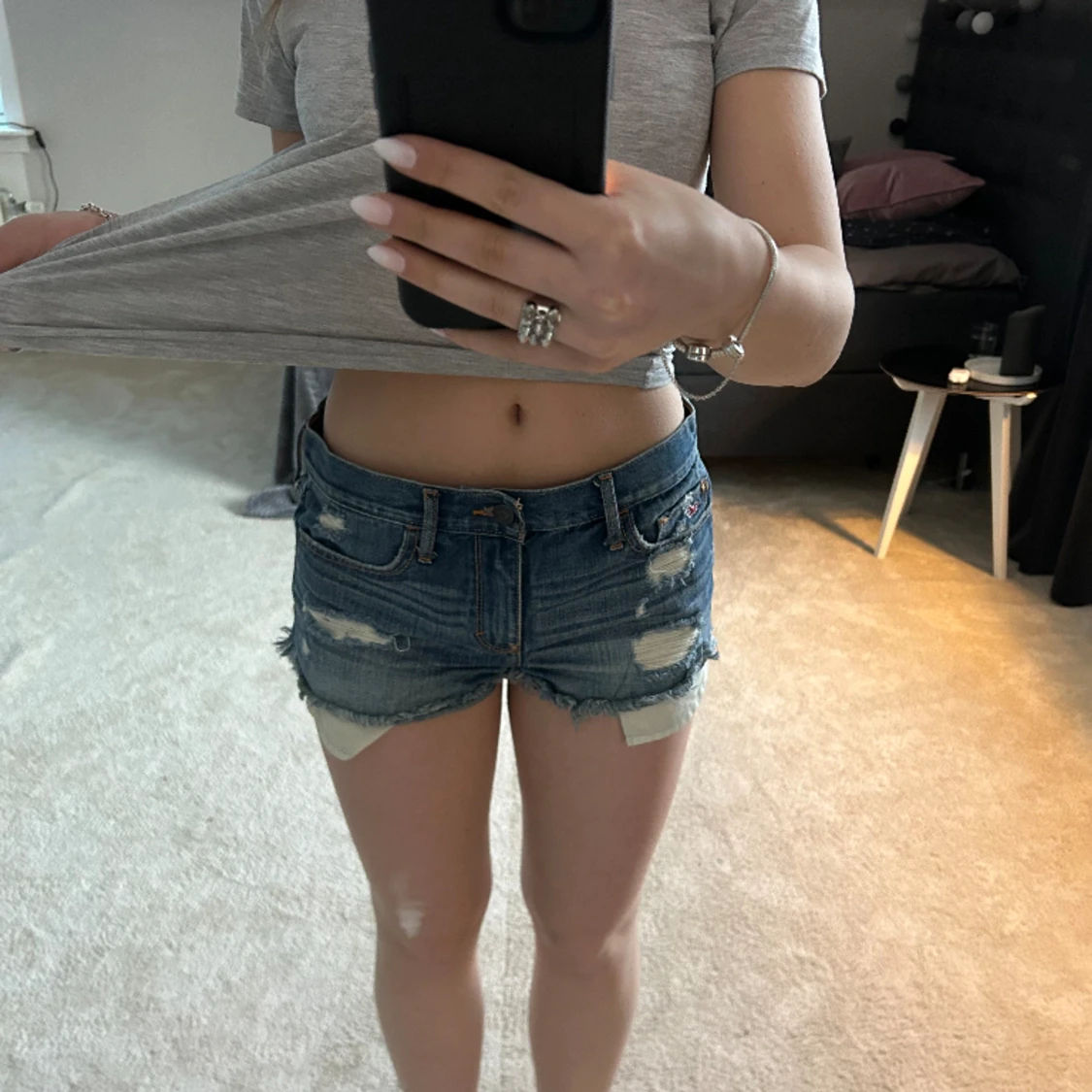 Hollister shorts - 90