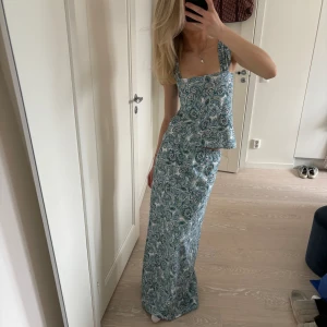 Set - Set med topp och långkjol som jag sytt själv och det är sytt efter en xs/ s men tyget är stretchigt så hade nog passat större storlek också🥰 jag är 175